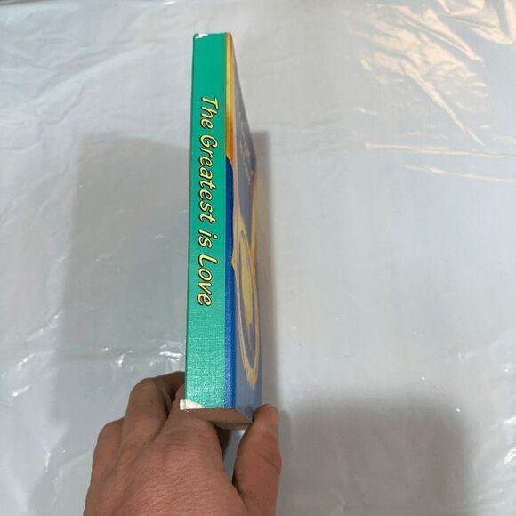 The Greatest is Love An Illustrated marked edition of 'The Living New Testament - Picture 2 of 10